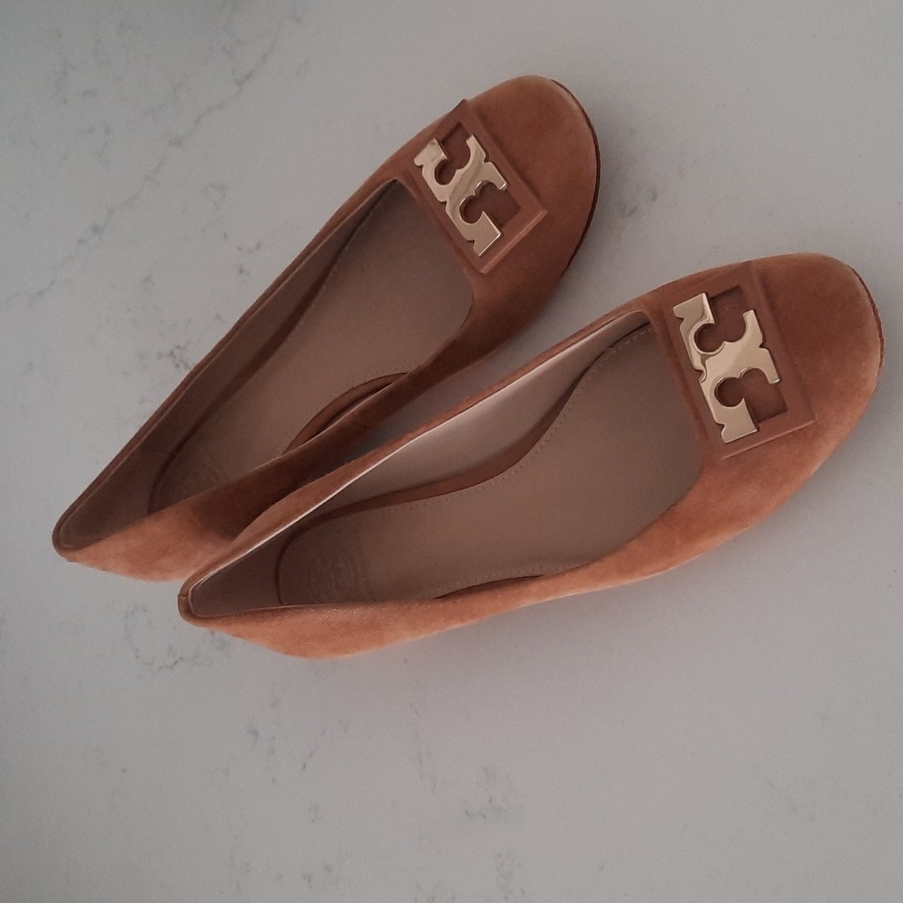 TORY BURCH PUMP in Royal Tan Suede sz 10💕